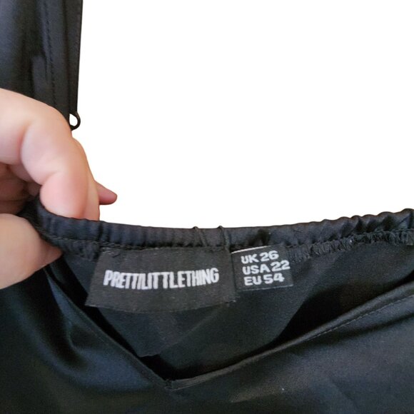 PrettyLittleThing Plus Black Frill Hem Midi Dress Size 22 - Picture 3 of 5